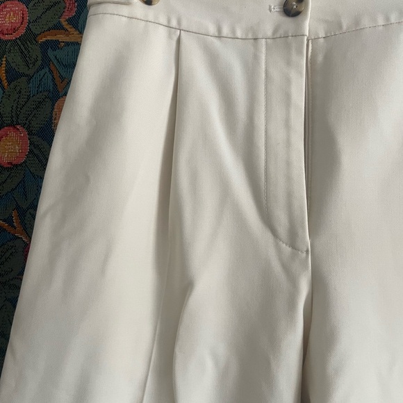 Banana Republic Cream Trousers - Elegant | Size 8 - Picture 4 of 11